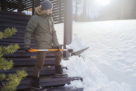 Fiskars_Action_Garden_SnowXpert_Shovel_1003468 (3) - Copy